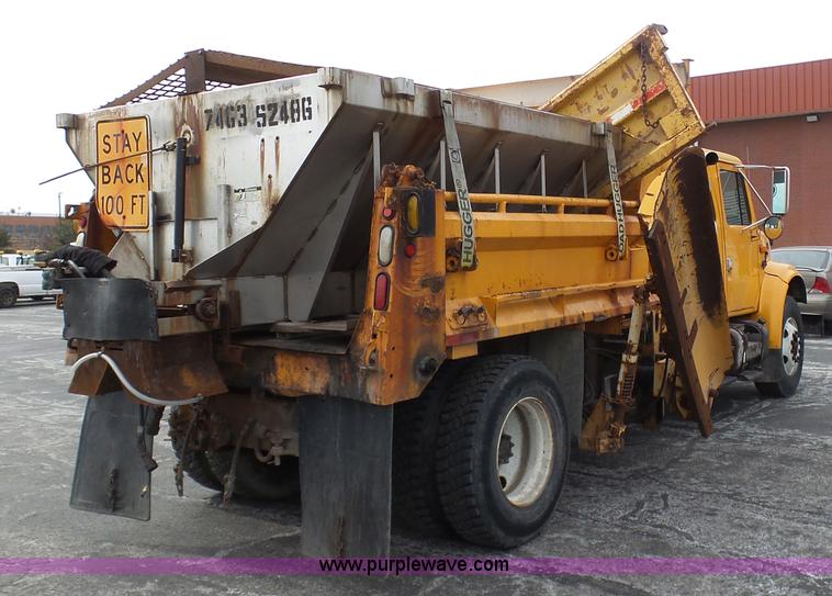 image for item BH9400 2001 International 4900 dump truck