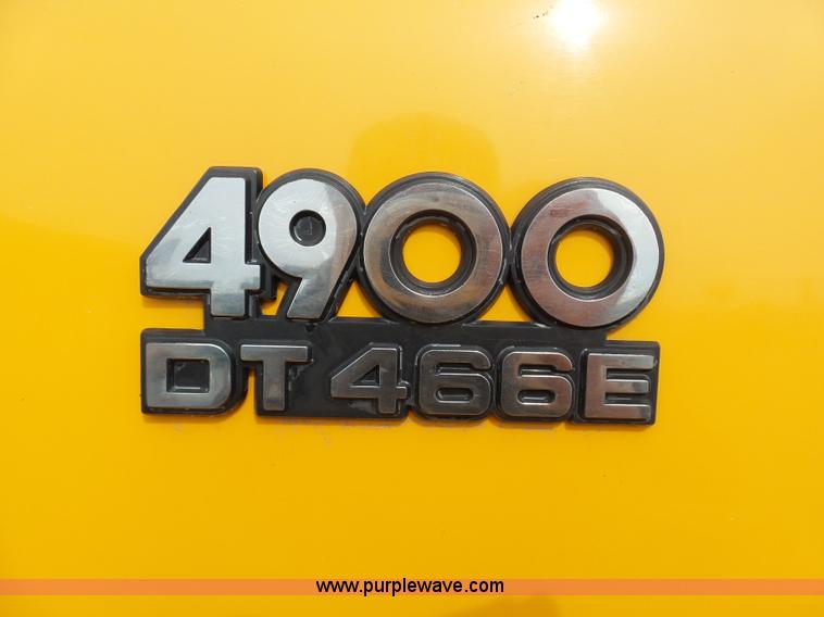 image for item BH9400 2001 International 4900 dump truck