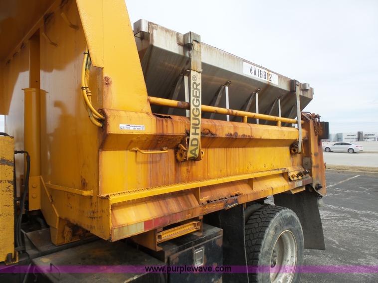 image for item BH9400 2001 International 4900 dump truck
