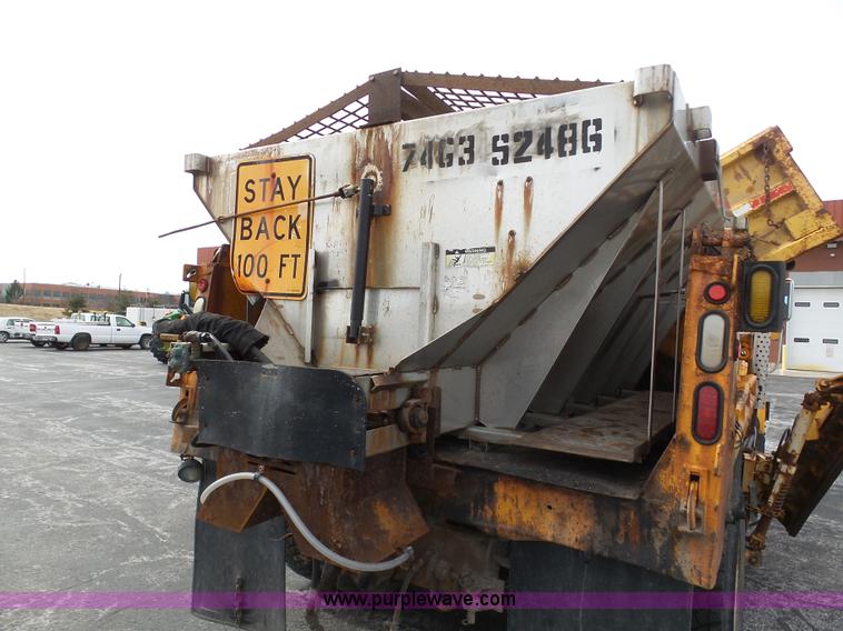 image for item BH9400 2001 International 4900 dump truck
