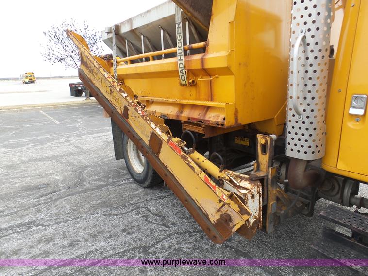image for item BH9400 2001 International 4900 dump truck