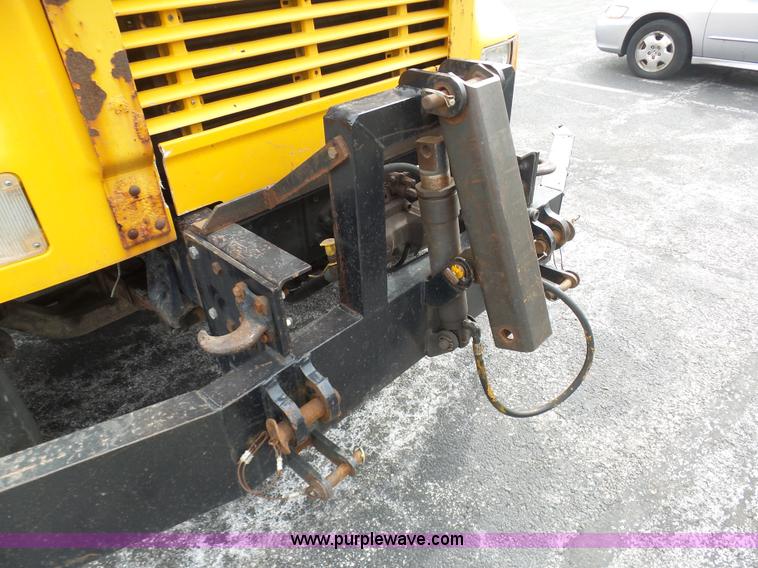 image for item BH9400 2001 International 4900 dump truck