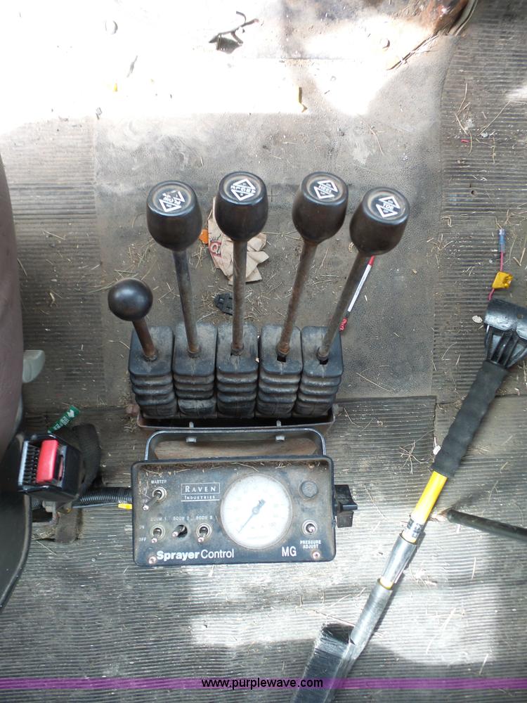 image for item BH9400 2001 International 4900 dump truck