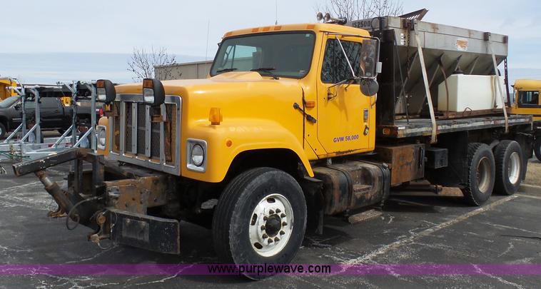 image for item BH9402 2002 International F2554 flatbed truck
