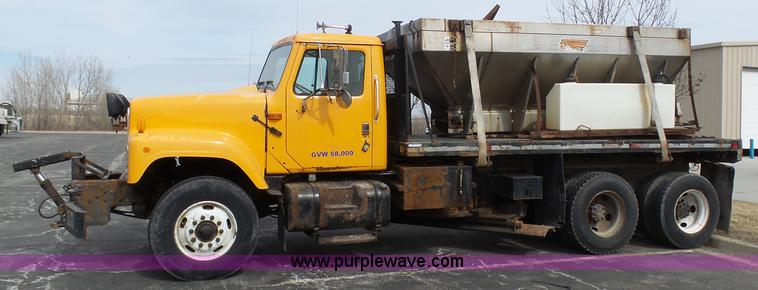 image for item BH9402 2002 International F2554 flatbed truck