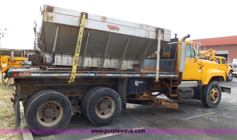 image for item BH9402 2002 International F2554 flatbed truck