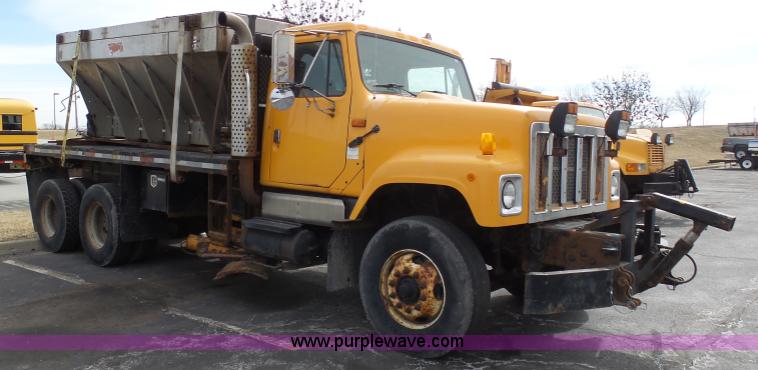 image for item BH9402 2002 International F2554 flatbed truck