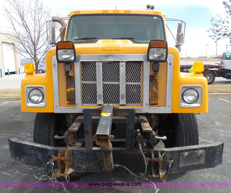 image for item BH9402 2002 International F2554 flatbed truck