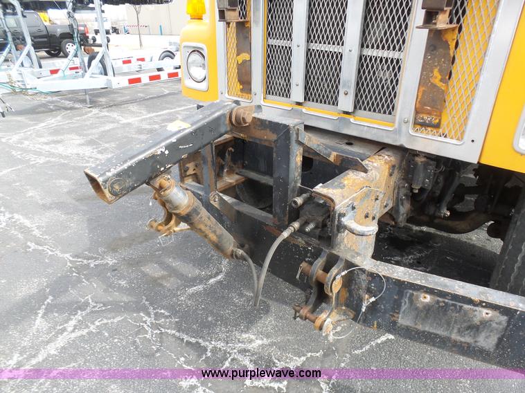 image for item BH9402 2002 International F2554 flatbed truck