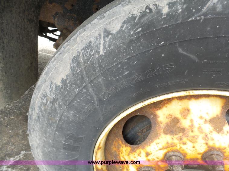 image for item BH9402 2002 International F2554 flatbed truck