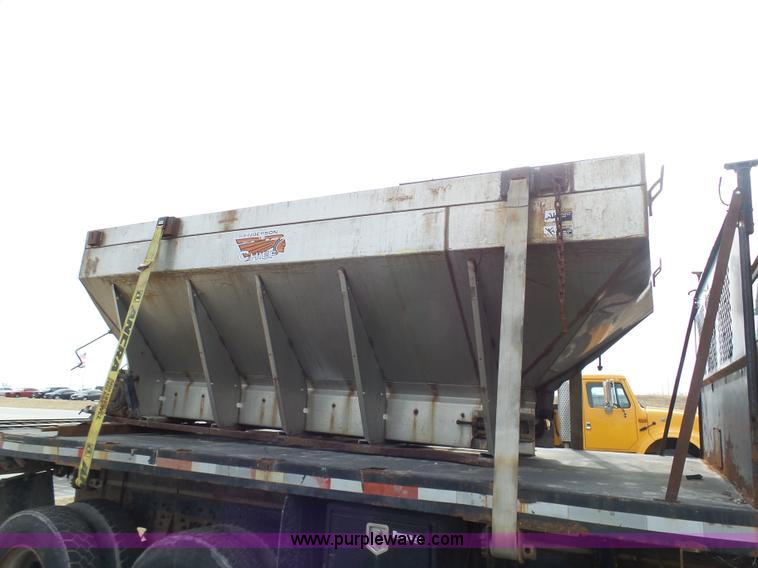 image for item BH9402 2002 International F2554 flatbed truck