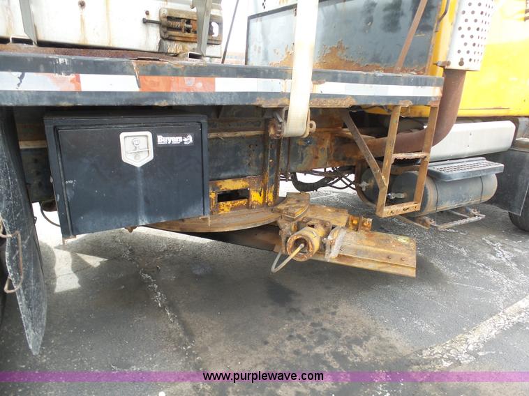 image for item BH9402 2002 International F2554 flatbed truck