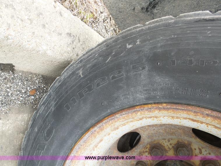 image for item BH9402 2002 International F2554 flatbed truck