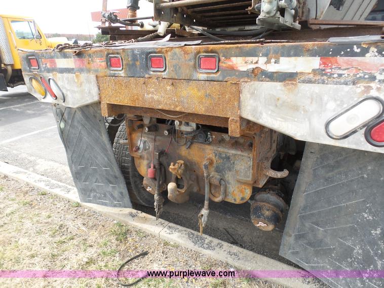 image for item BH9402 2002 International F2554 flatbed truck