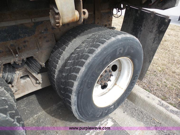 image for item BH9402 2002 International F2554 flatbed truck