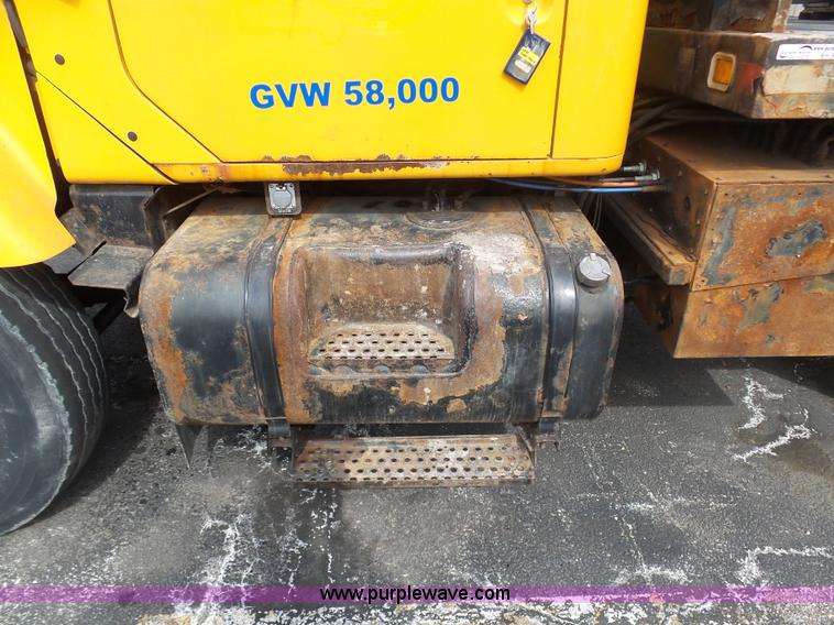 image for item BH9402 2002 International F2554 flatbed truck