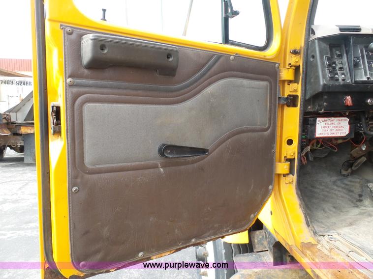 image for item BH9402 2002 International F2554 flatbed truck