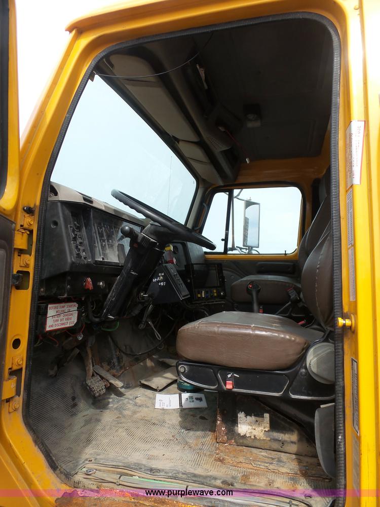 image for item BH9402 2002 International F2554 flatbed truck