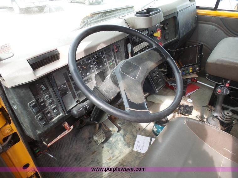 image for item BH9402 2002 International F2554 flatbed truck