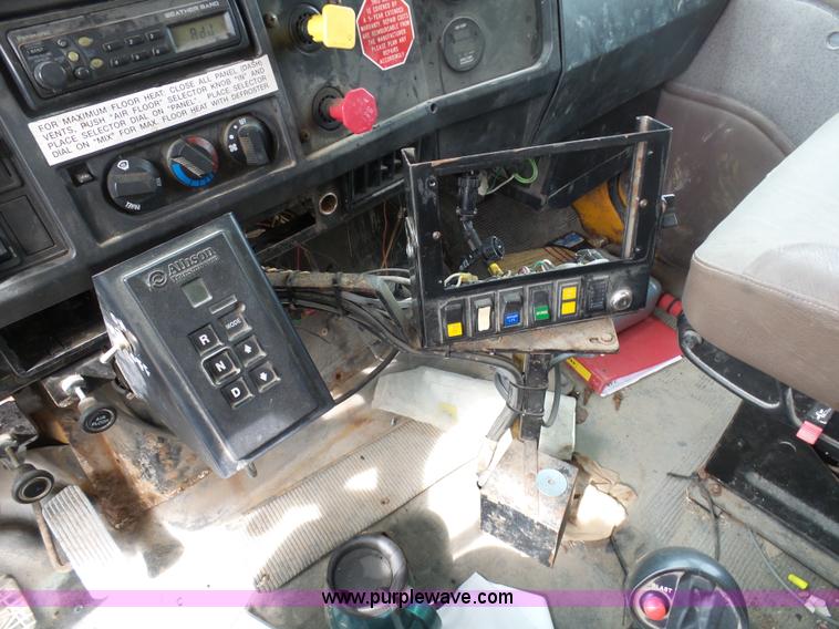 image for item BH9402 2002 International F2554 flatbed truck