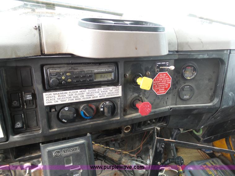 image for item BH9402 2002 International F2554 flatbed truck