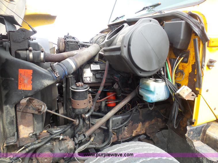 image for item BH9402 2002 International F2554 flatbed truck