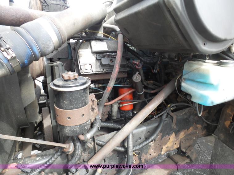 image for item BH9402 2002 International F2554 flatbed truck