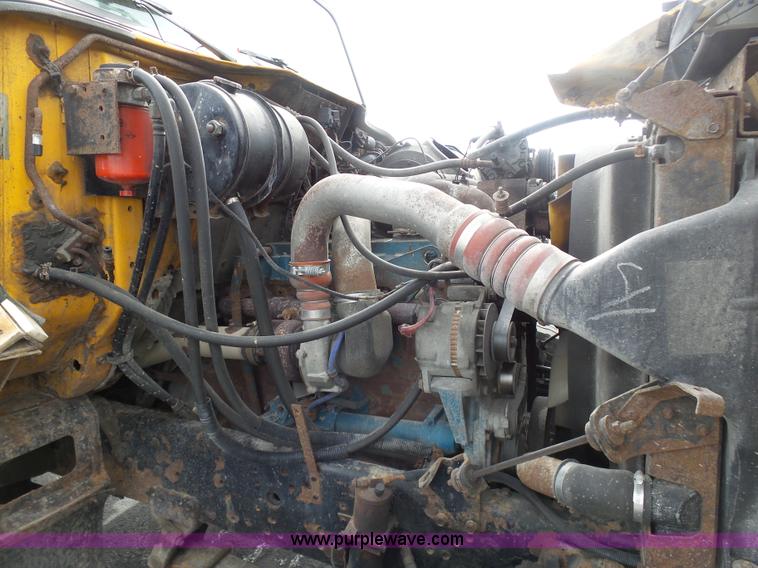 image for item BH9402 2002 International F2554 flatbed truck