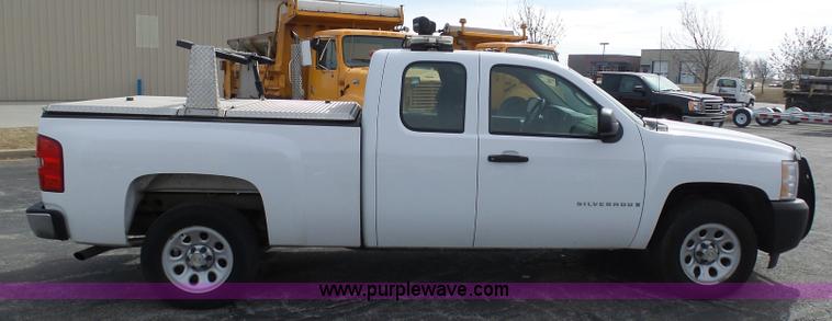 image for item BH9403 2008 Chevrolet Silverado 1500 Ext. Cab pickup truck