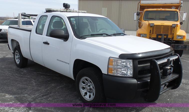 image for item BH9403 2008 Chevrolet Silverado 1500 Ext. Cab pickup truck