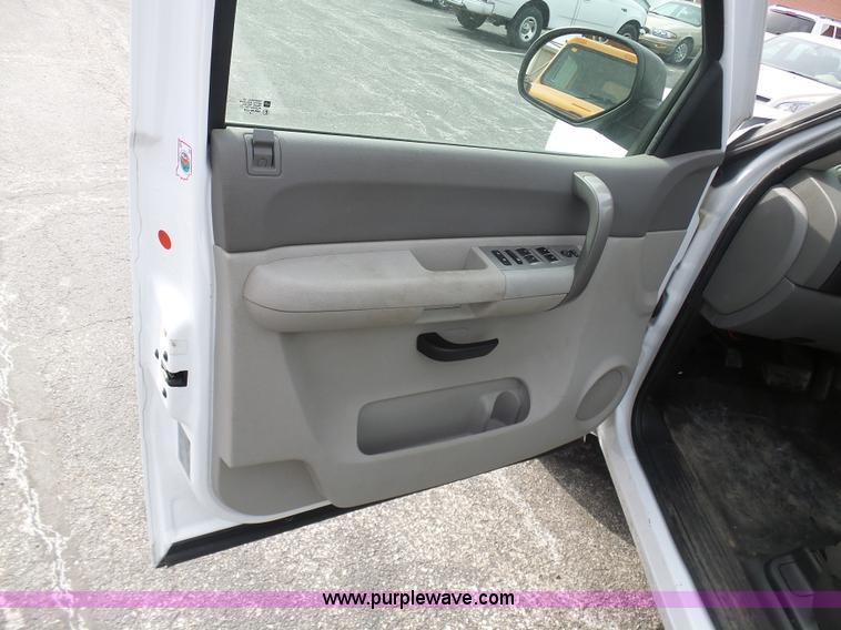 image for item BH9403 2008 Chevrolet Silverado 1500 Ext. Cab pickup truck