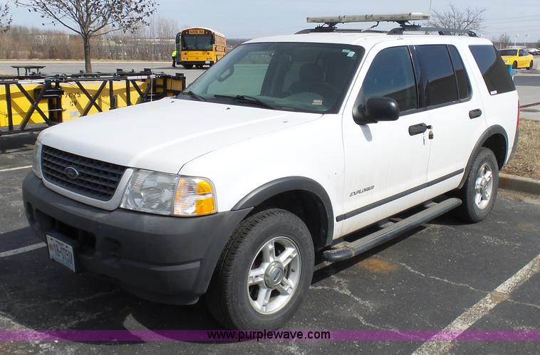 image for item BH9404 2004 Ford Explorer SUV