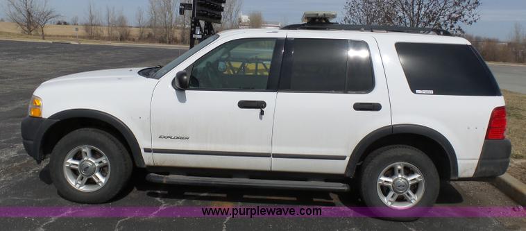 image for item BH9404 2004 Ford Explorer SUV