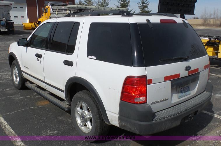 image for item BH9404 2004 Ford Explorer SUV