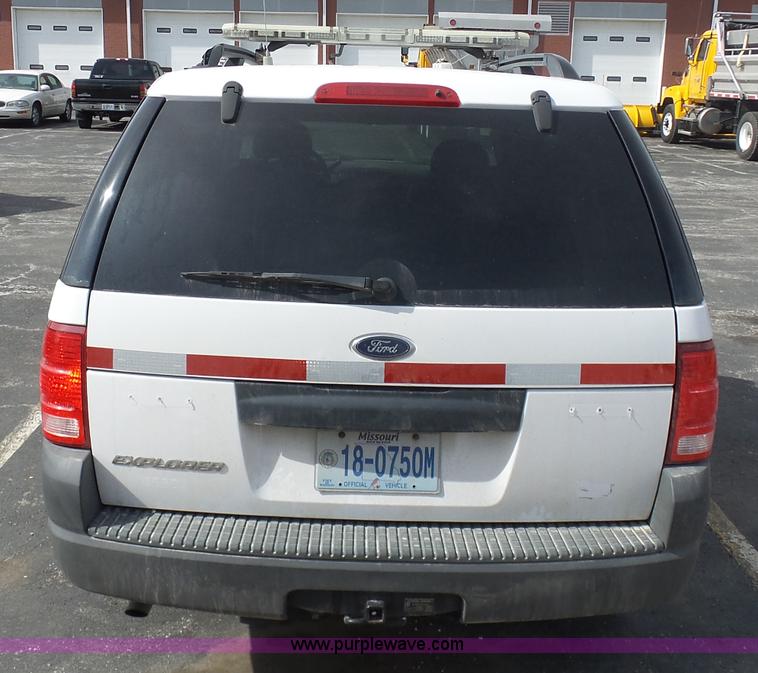 image for item BH9404 2004 Ford Explorer SUV