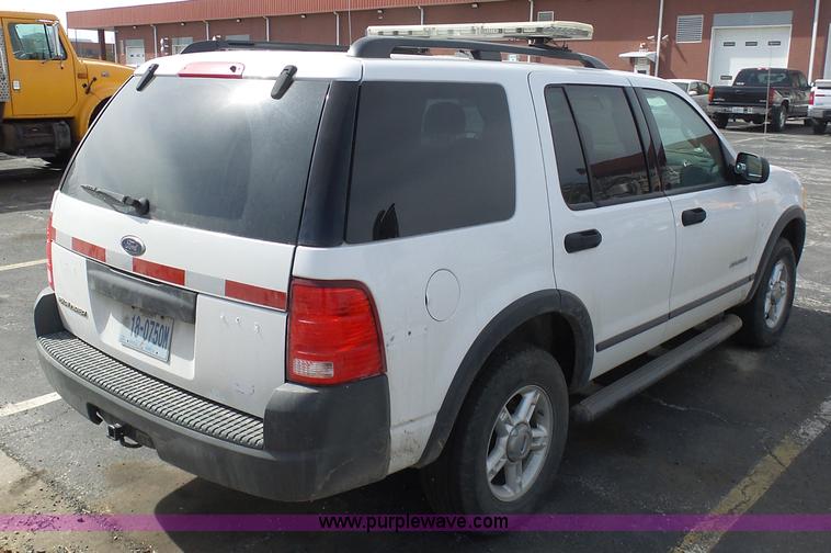 image for item BH9404 2004 Ford Explorer SUV