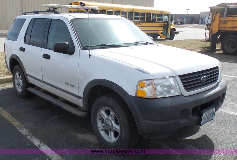 image for item BH9404 2004 Ford Explorer SUV
