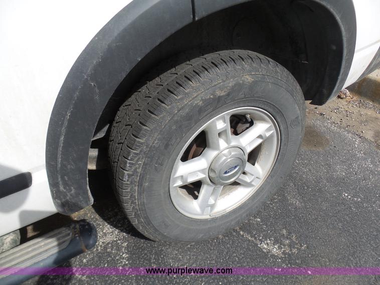 image for item BH9404 2004 Ford Explorer SUV