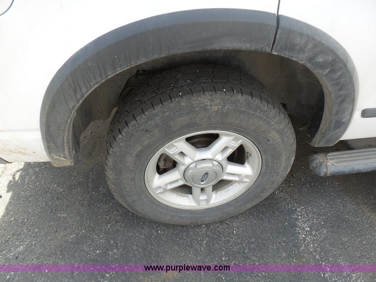 image for item BH9404 2004 Ford Explorer SUV