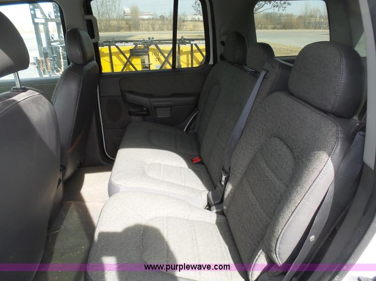 image for item BH9404 2004 Ford Explorer SUV