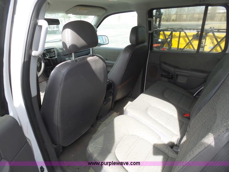image for item BH9404 2004 Ford Explorer SUV