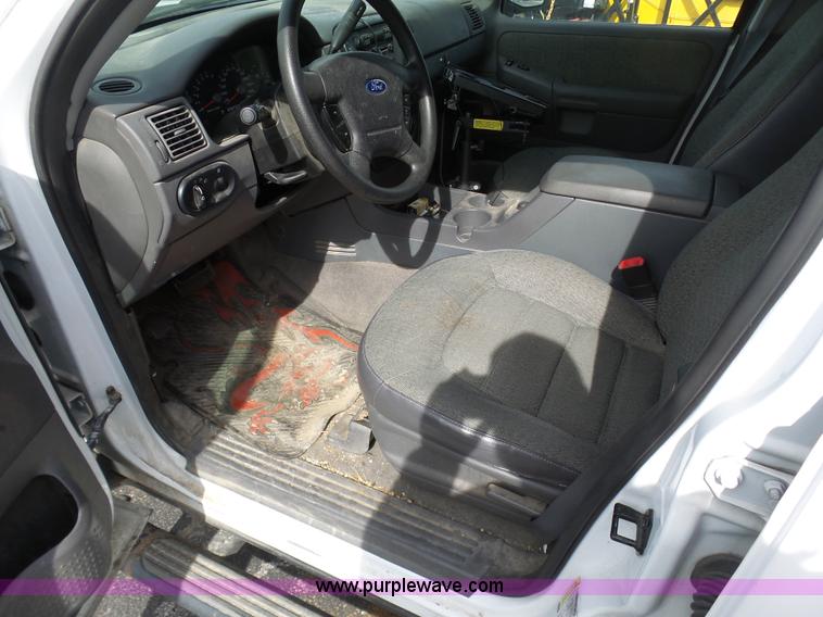 image for item BH9404 2004 Ford Explorer SUV
