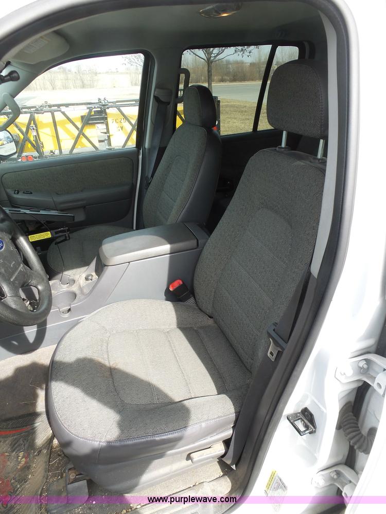 image for item BH9404 2004 Ford Explorer SUV