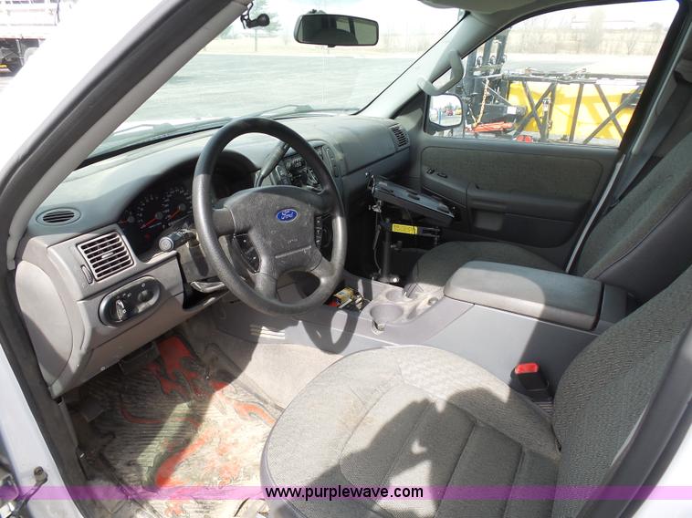 image for item BH9404 2004 Ford Explorer SUV