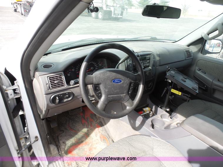 image for item BH9404 2004 Ford Explorer SUV