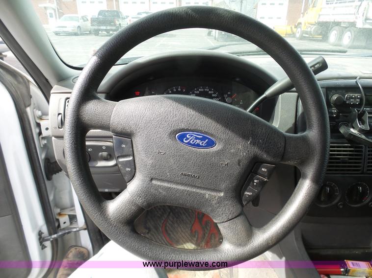 image for item BH9404 2004 Ford Explorer SUV