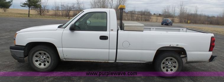 image for item BI9212 2005 Chevrolet Silverado 1500 pickup truck