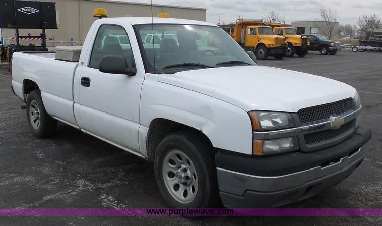 image for item BI9212 2005 Chevrolet Silverado 1500 pickup truck