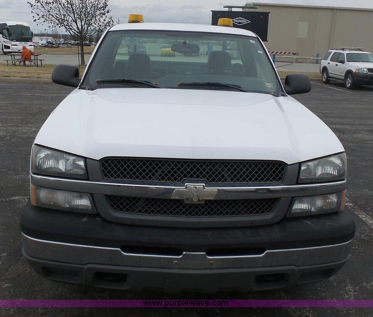 image for item BI9212 2005 Chevrolet Silverado 1500 pickup truck