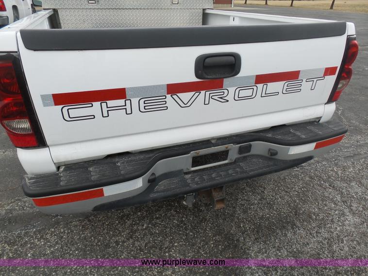image for item BI9212 2005 Chevrolet Silverado 1500 pickup truck
